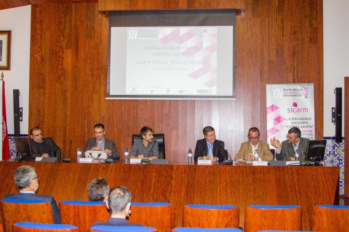 MESA REDONDA: Cómo crear valor mediante la reutilización de la información pública.