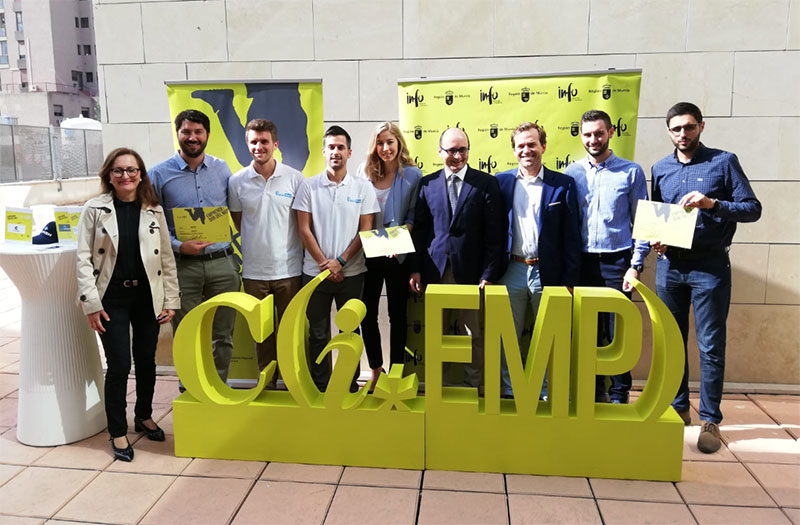 Premiados como Emprendedor del Mes del tercer trimestre de 2018 junto con el director del Instituto de Fomento