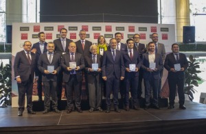 Foto de familia de los ganadores de los Premios